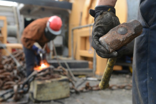 Working person military construction cutting team 678558 pxhere