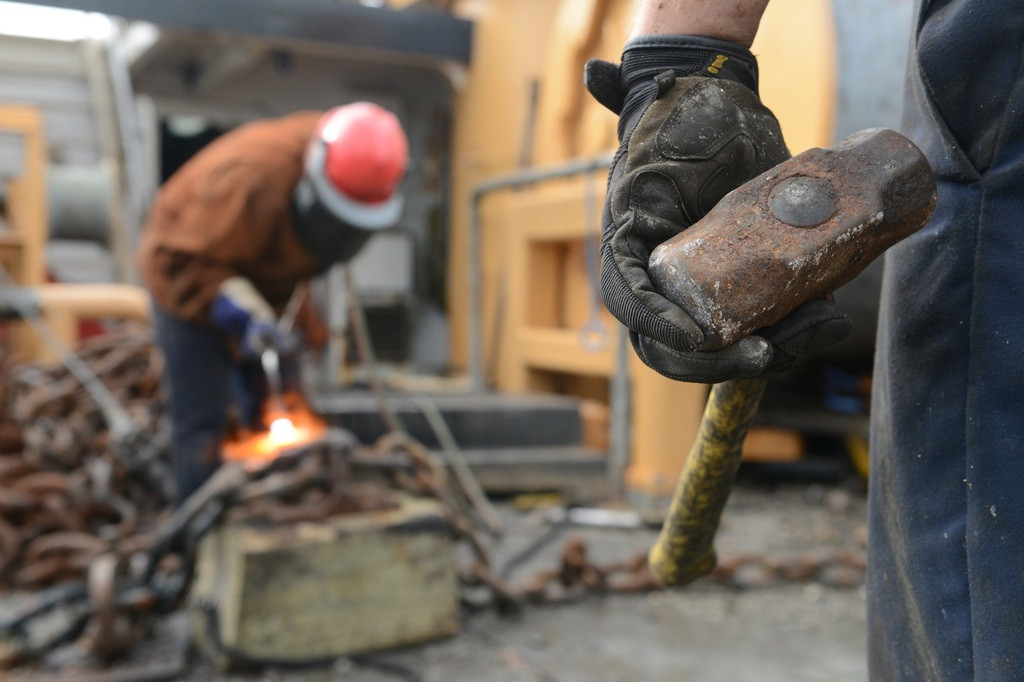 Working person military construction cutting team 678558 pxhere